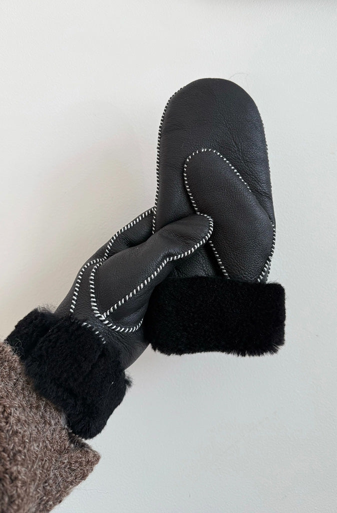 Shearling Mittens (Black w/ Contrast Stitching) by Billy Bamboo