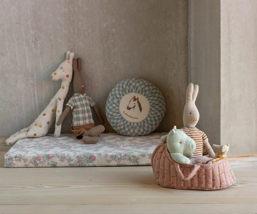 Large Carry Cot (Rose) by Maileg
