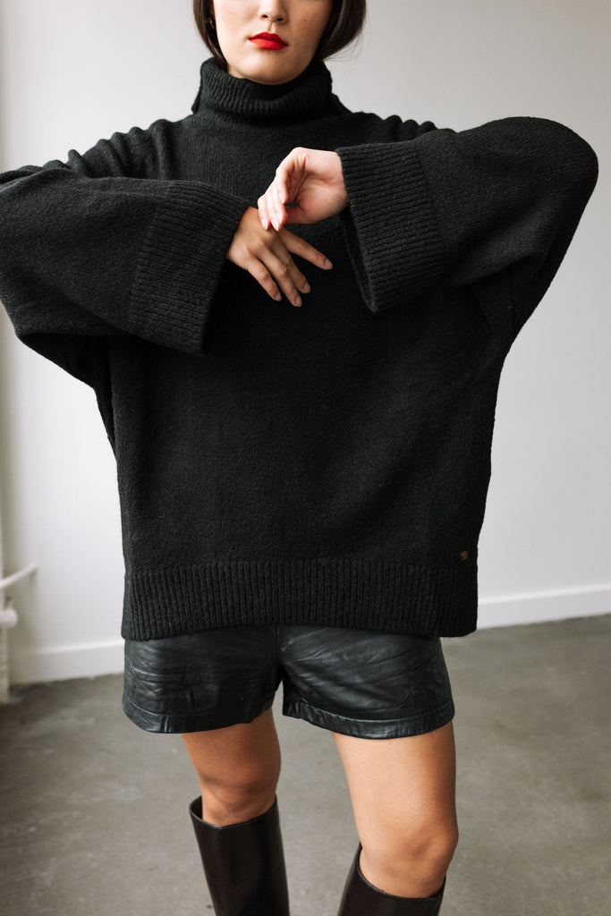 Alpaca and Wool Blend Sweater (Black) by ottod'Ame