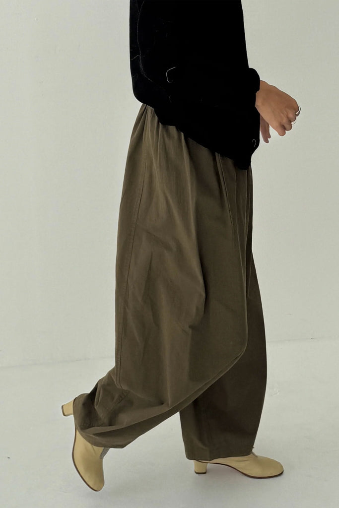 Parachute Pants (Olive) by Le Bon Shoppe